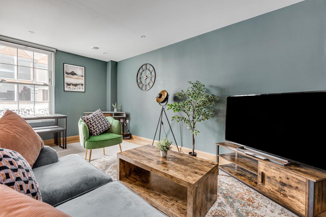 Homely 2 Beds Apt Up To 5 Guests-Wifi By Tent Serviced Apartments Chertsey Εξωτερικό φωτογραφία